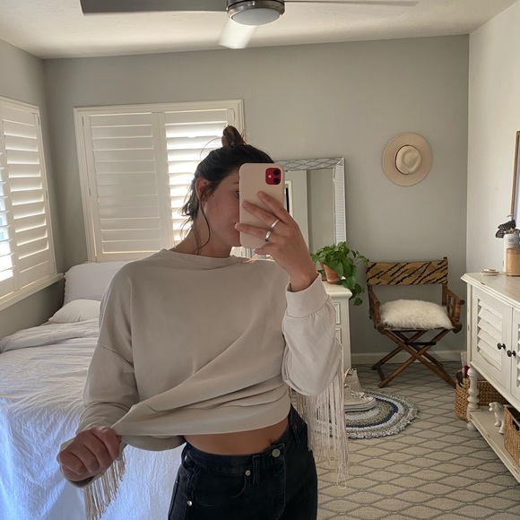 Fringe sweater! - Picture 5 of 7